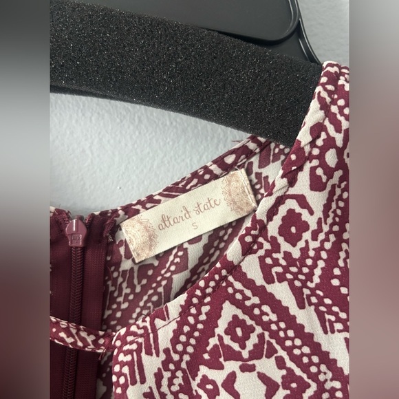 NWT Altar’d State maxi dress. Size small maroon/white. Sheer with liner. - Picture 9 of 9